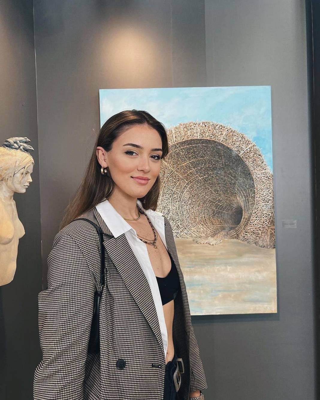 Zehra Güneş dekolteli fotoğraf paylaştı, sosyal medya yıkıldı! Yüz binlerce kez beğenildi, herkesi kendine hayran bıraktı 41